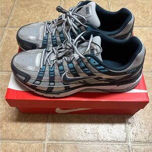 Nike Men’s Grey and Blue Athletic Running Sneakers